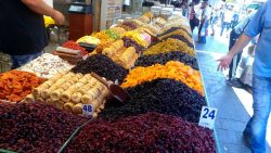 פירות יבשים בשוק מחנה יהודה יוני 2017